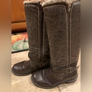 Bass Women’s 7M tall brown Lyndsay fur boots!